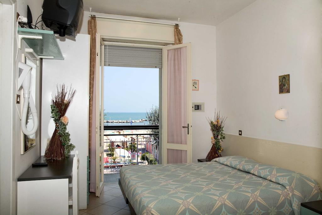 Hotel Heaven Rimini Værelse billede